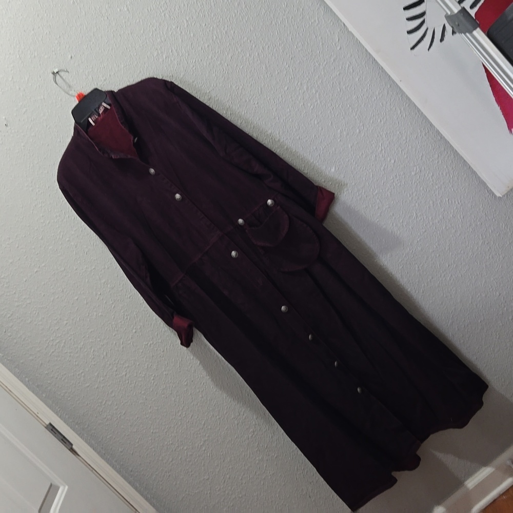 Dress‎
